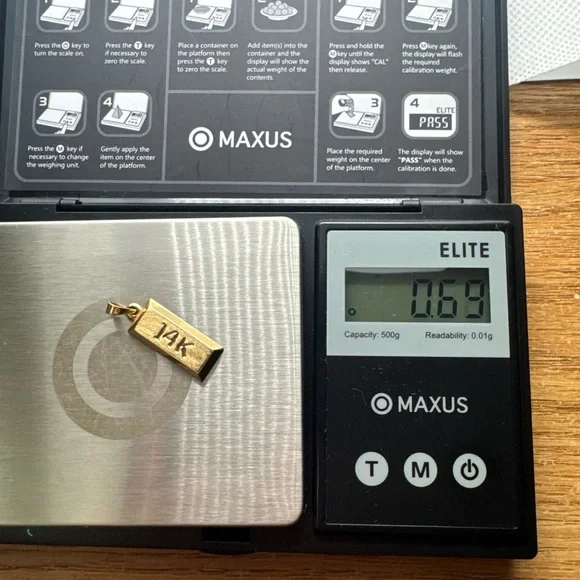 14k Yellow Gold Bar Pendant “14K” 3-d Hollow 0.69 grams - Picture 9 of 11